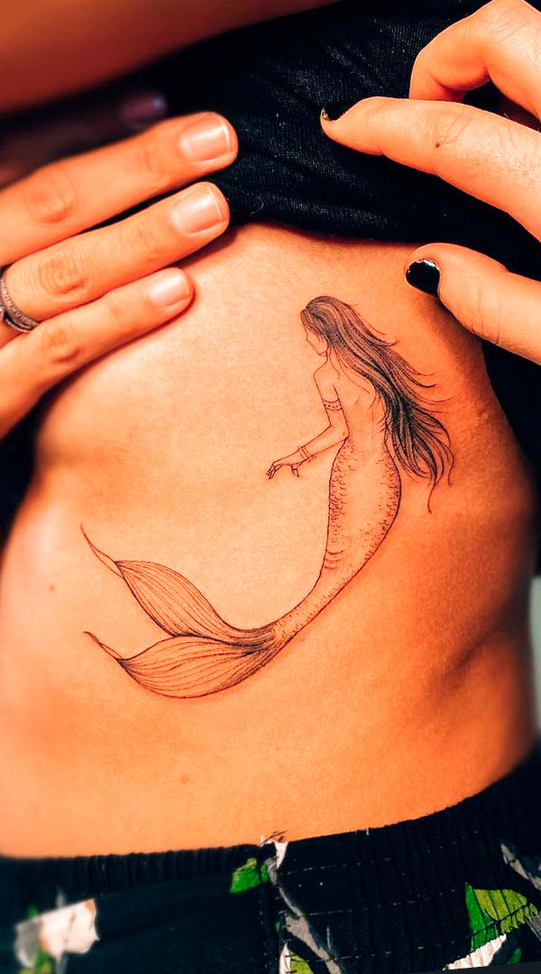 tatouage de sirene sur femme 26