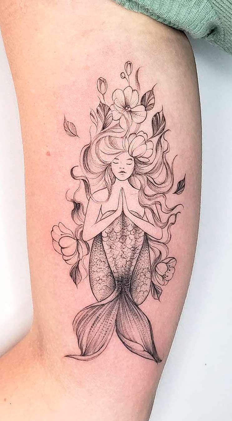 tatouage de sirene sur femme 30