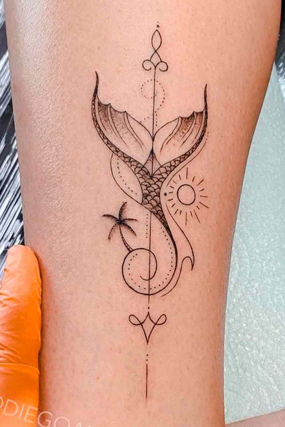 tatouage de sirene sur femme 37