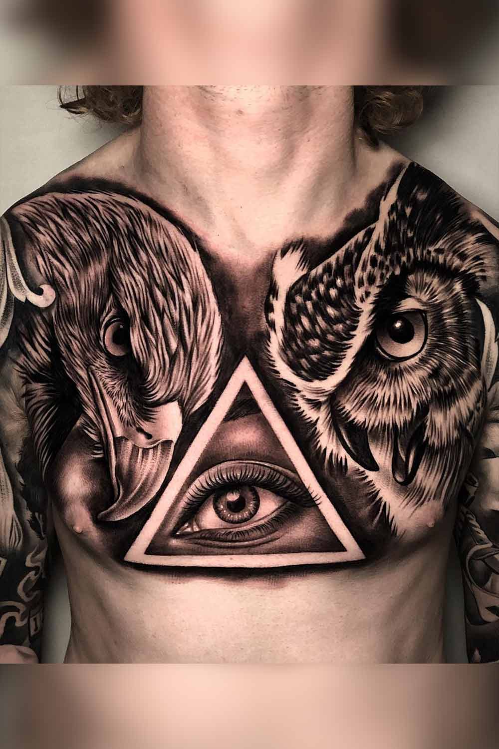 tatouage masculin sur poitrine 14