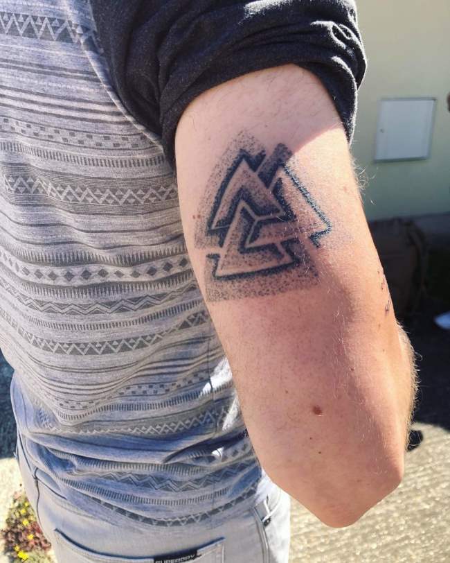 tattoo valknut 114