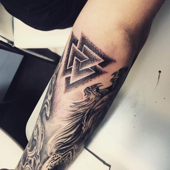 tattoo valknut 126