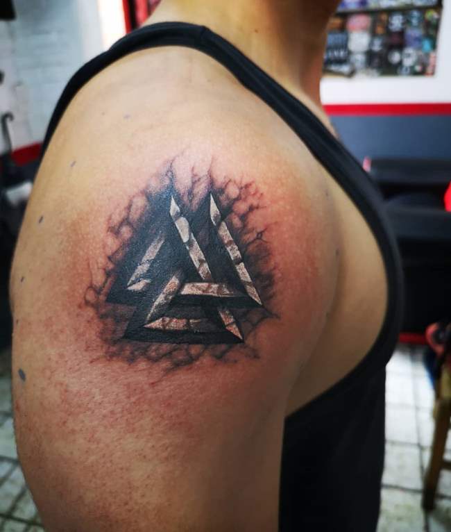 tattoo valknut 18