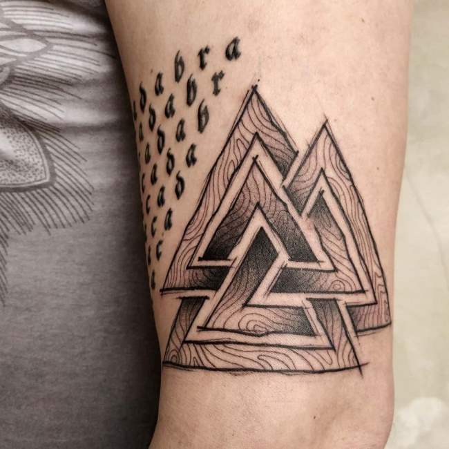 tattoo valknut 268