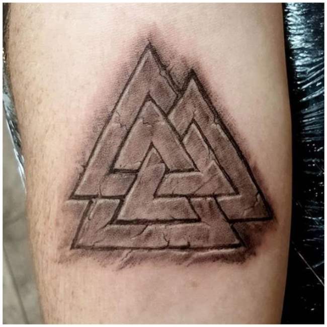 tattoo valknut 60