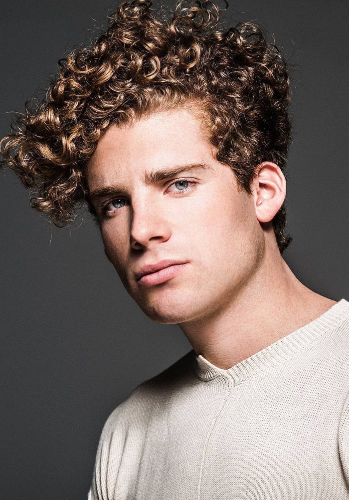 curly men hairstyle 76