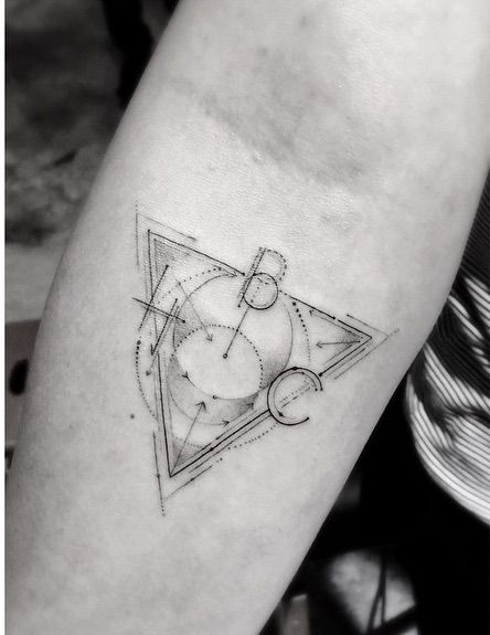 tatuaggio geometrico 12