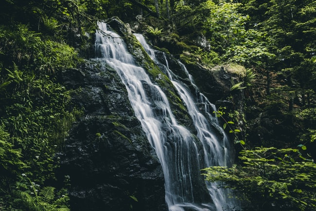 Cosa significa sognare una cascata o una rapida?