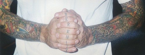 tatuaggio dito articolazione 542