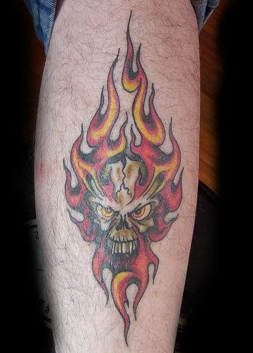 tatuaggio fiamma fuoco 1050
