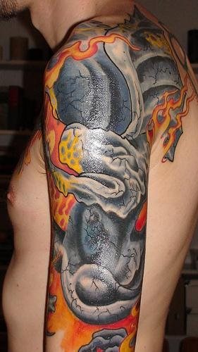 tatuaggio fiamme fuoco 1098