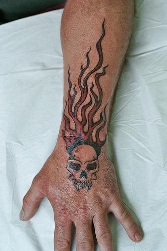 tatuaggio fiamme fuoco 1112