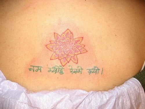 tatuaggio fiore loto 1048
