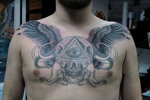 tatuaggio petto 1076