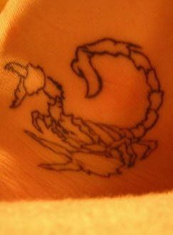 tatuaggio scorpione 1063