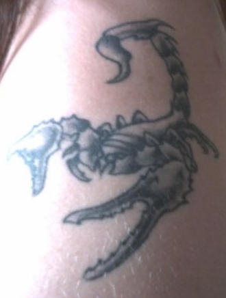 tatuaggio scorpione 1090