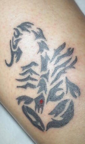 tatuaggio scorpione 1001