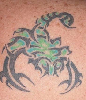 tatuaggio scorpione 1009