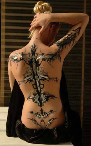 tatuaggio biomeccanico 53