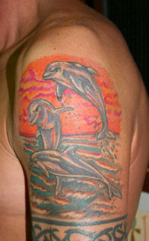 tatuaggio delfino 44