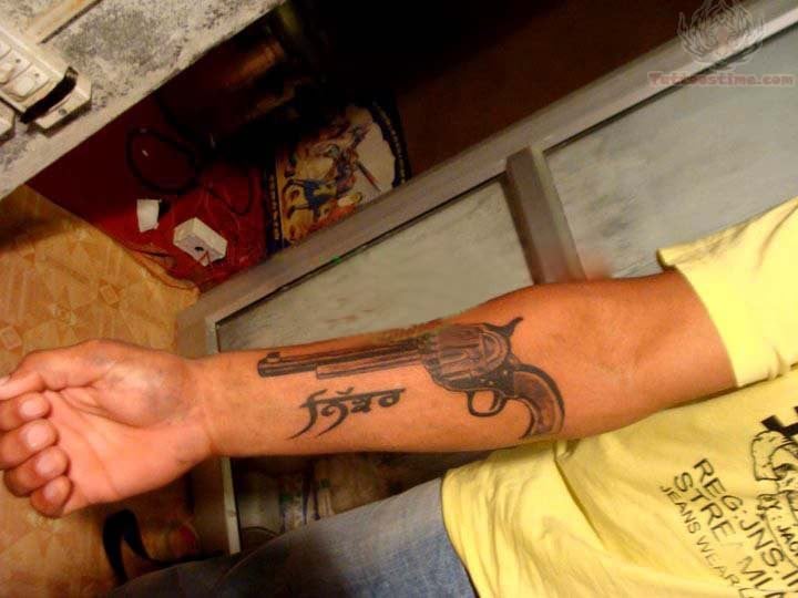 tatuaggio pistola 46