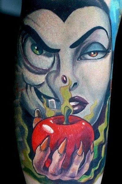 tatuaggio strega 19