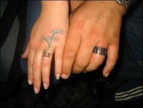 05 tatuaggio anello coppia