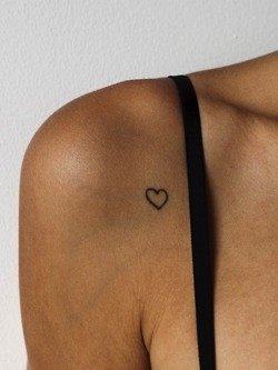 25 tatuaggio cuore foto