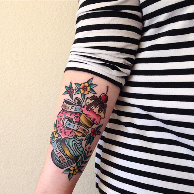 tatuaggio braccio di donna 183