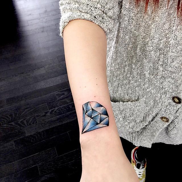 tatuaggio braccio di donna 71