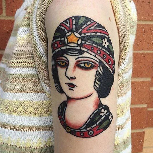 tatuaggio braccio di donna 99