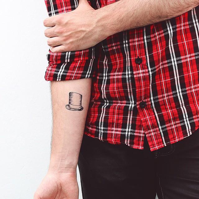 tatuaggio braccio di uomo 103