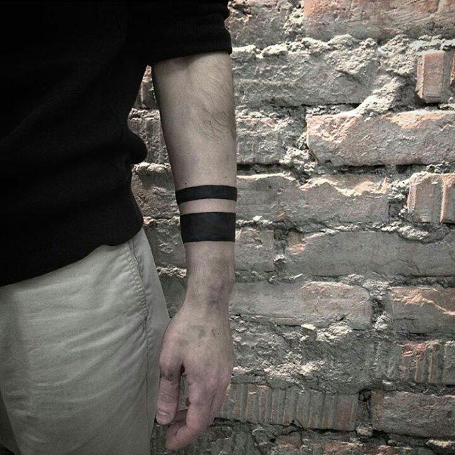 tatuaggio braccio di uomo 123