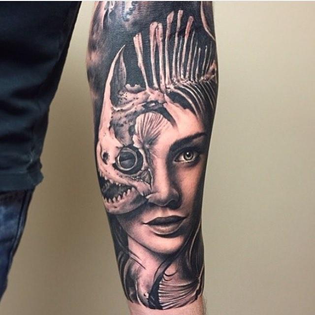 tatuaggio braccio di uomo 153