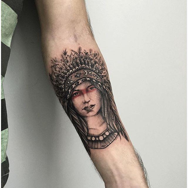 tatuaggio braccio di uomo 189