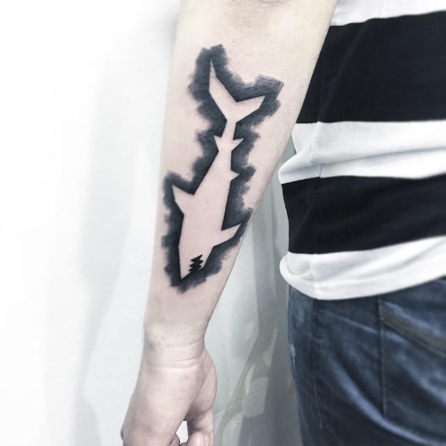 tatuaggio braccio di uomo 237