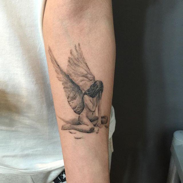 tatuaggio braccio di uomo 45