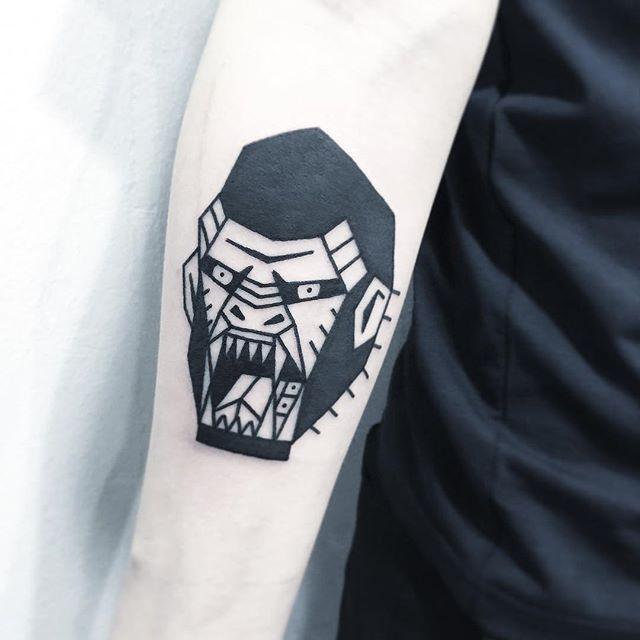 tatuaggio braccio di uomo 93