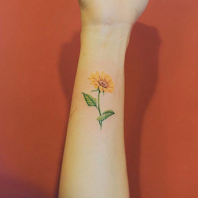 tatuaggio fiore 107
