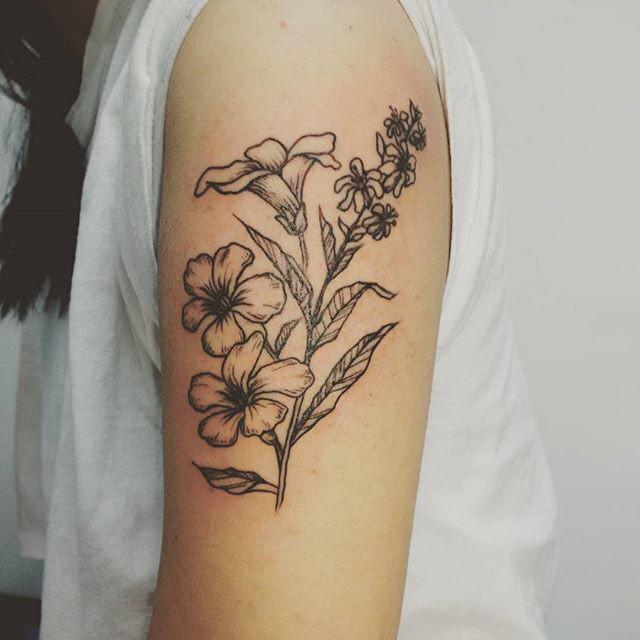 tatuaggio fiore 69