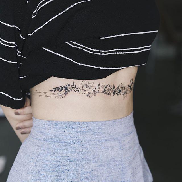 tatuaggio fiore 81