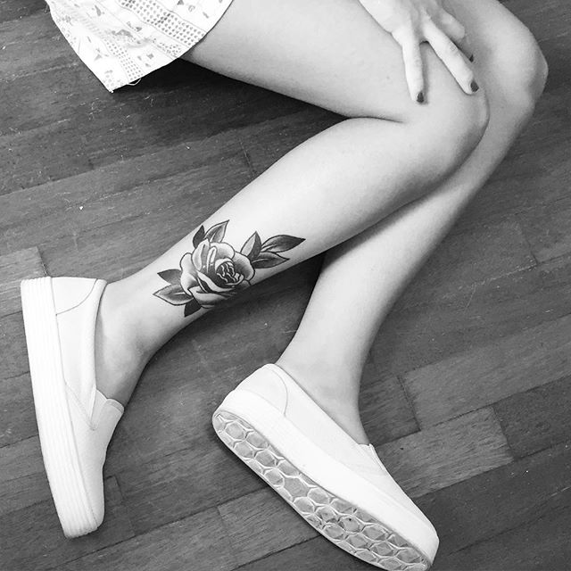 tatuaggio gamba donna 95