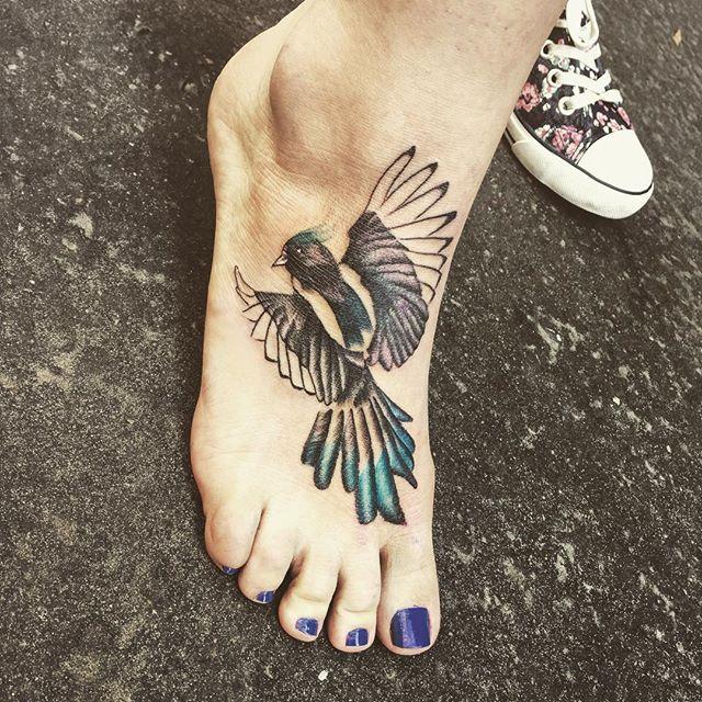 Tatuaggi sui piedi: 88 scelte per una ragazza