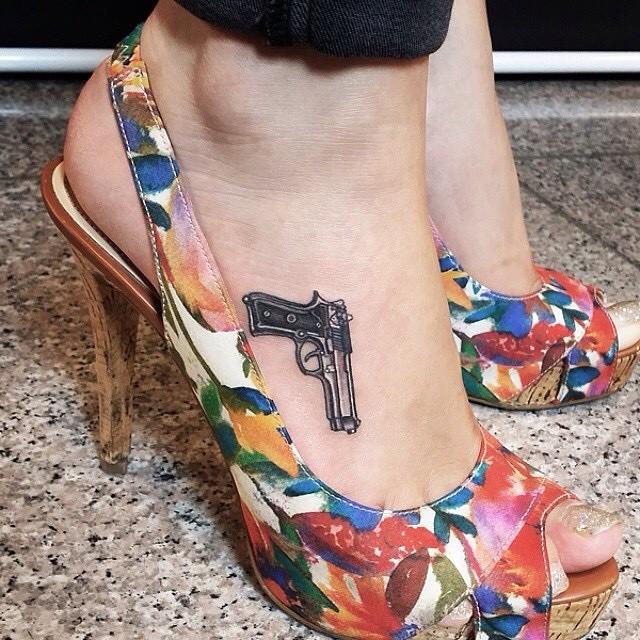 tatuaggio piede 195