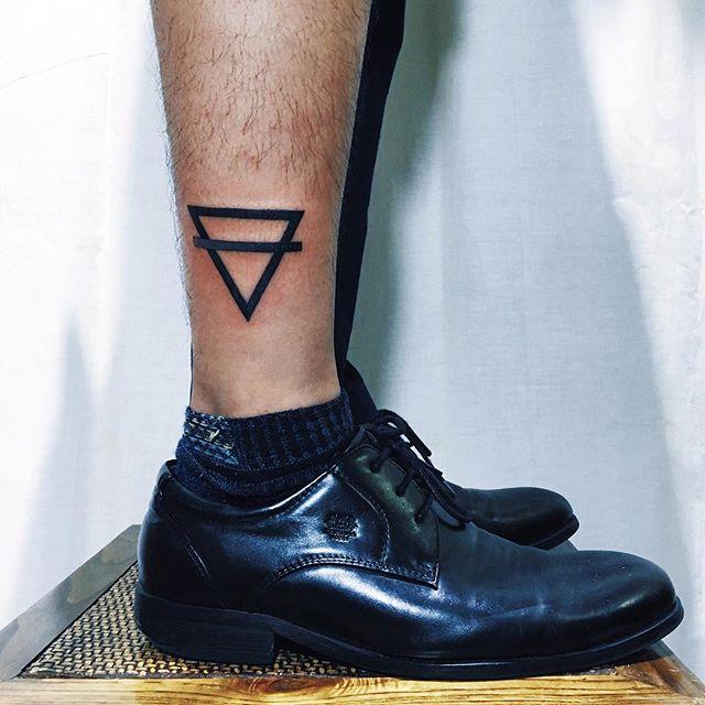 tatuaggio uomo gamba 141