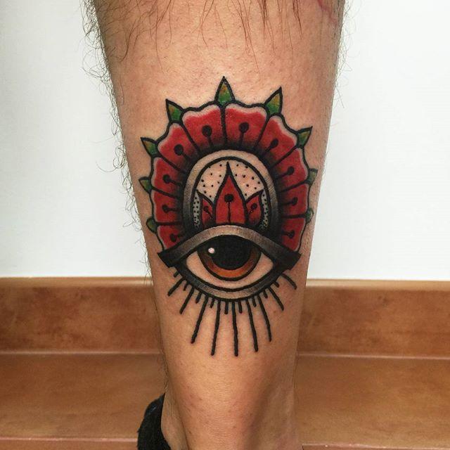 tatuaggio uomo gamba 183