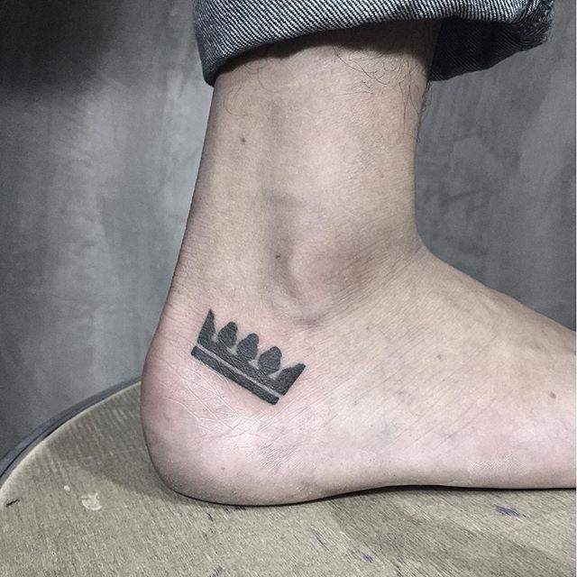 tatuaggio corona 121