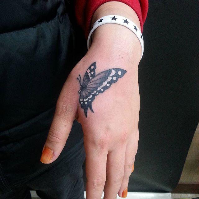 tatuaggio farfalla 05