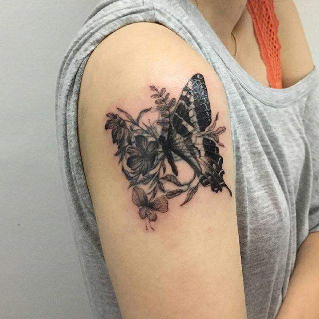 tatuaggio farfalla 33