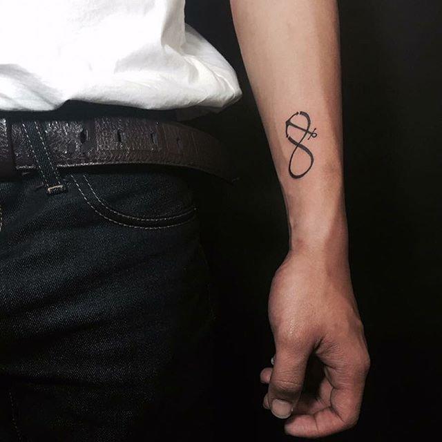 tatuaggio simbolo infinito 47
